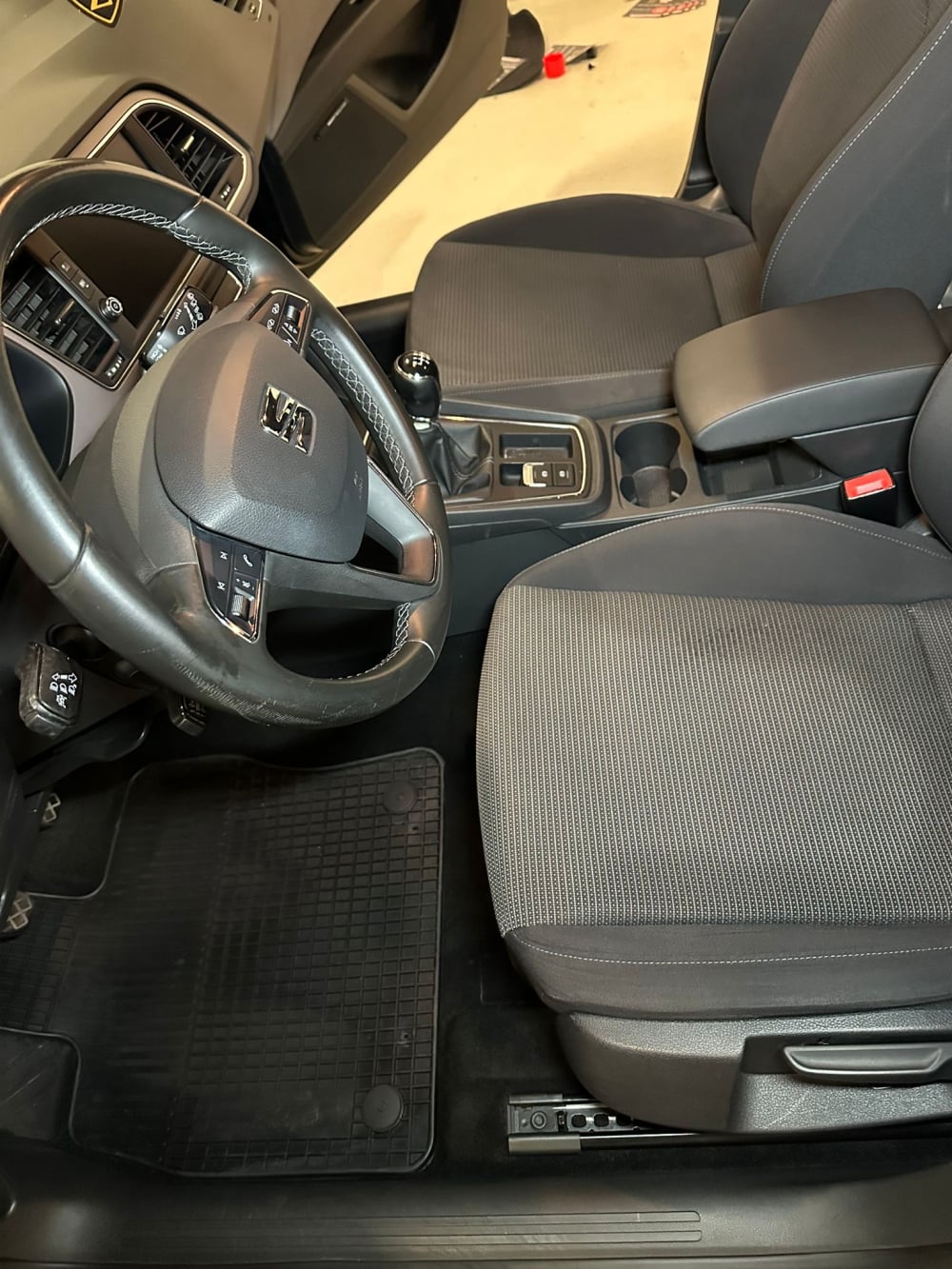 Royal Finish Autoaufbereitung. Sauberer Innenraum und Armaturen